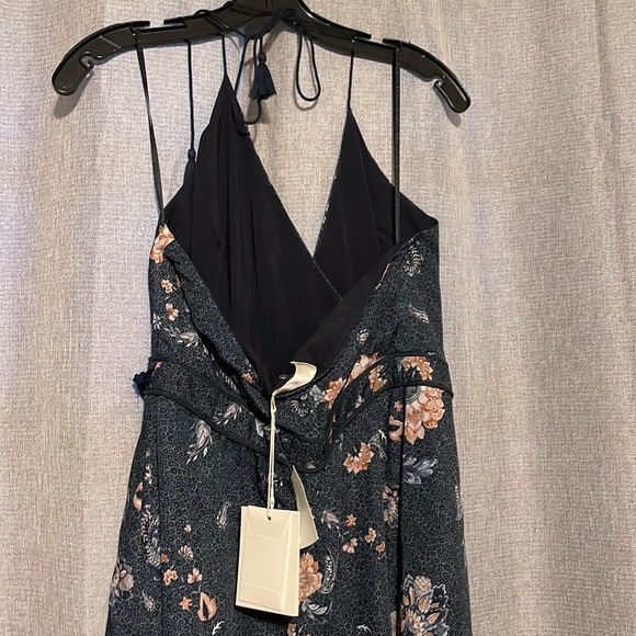 Wrap around halter maxi dress - Picture 4 of 6